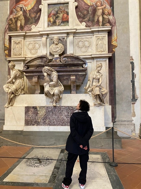 Torna dal viaggio di istruzione a Firenze e racconta la sua esperienza